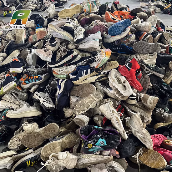 Commerce de gros de stock d'occasion d'hiver pour enfants, chaussures d'occasion pour filles/garçons